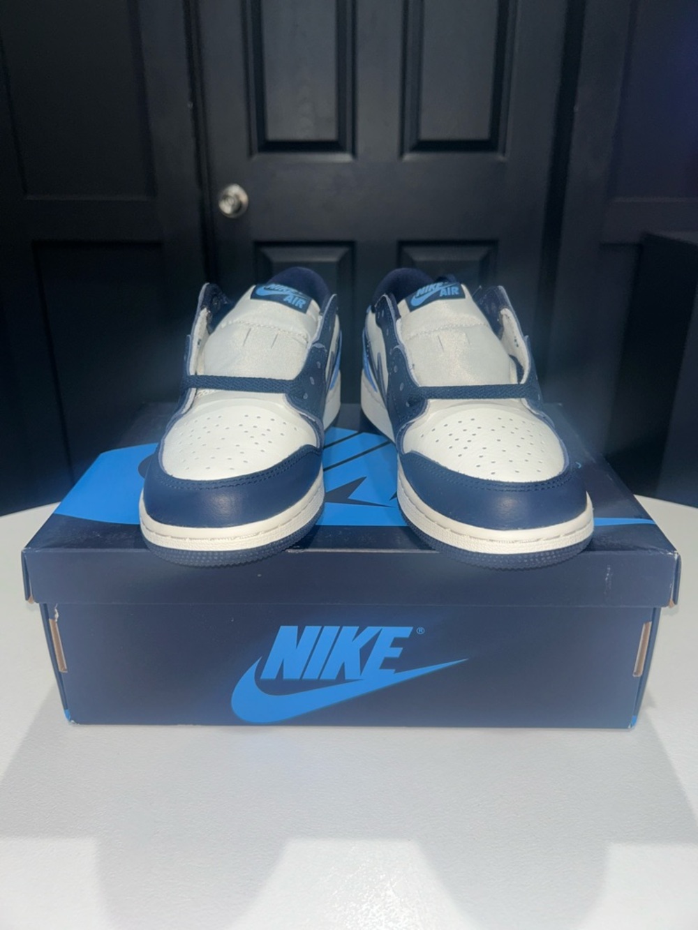 Jordan 1 Low OG GS “Obsidian UNC” Women’s Size 8 - Picture 4 of 12